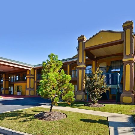 Peach State Inn & Suites Hawkinsville ภายนอก รูปภาพ
