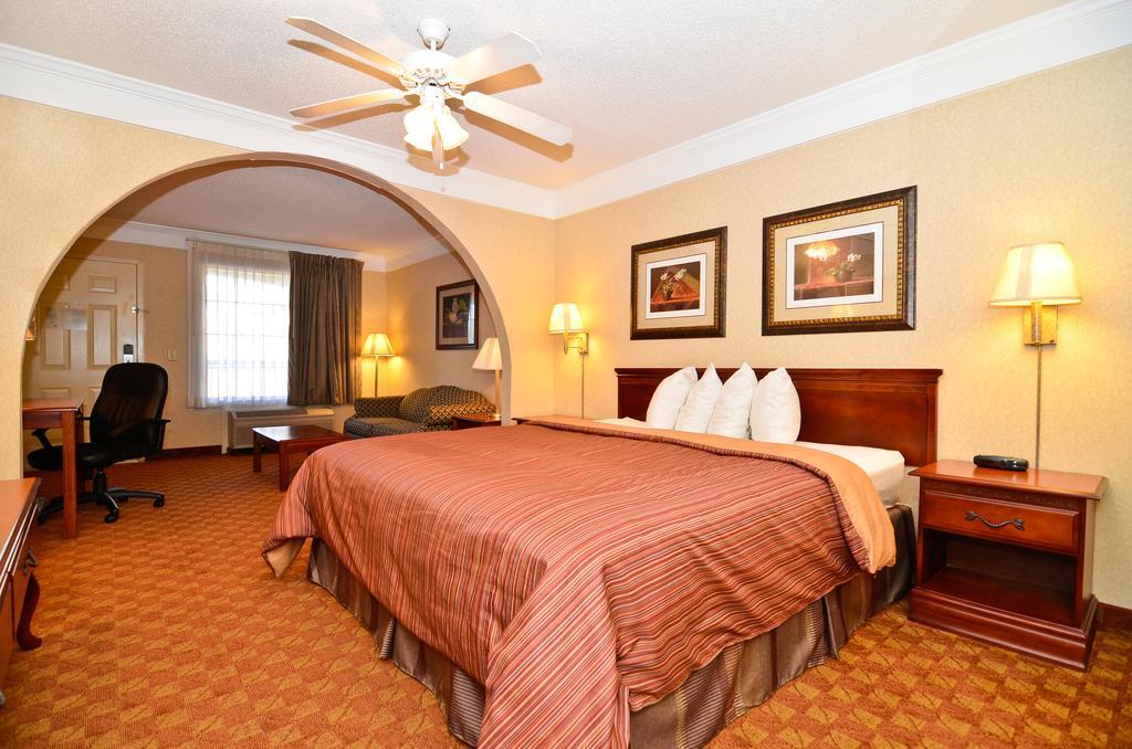Peach State Inn & Suites Hawkinsville ภายนอก รูปภาพ