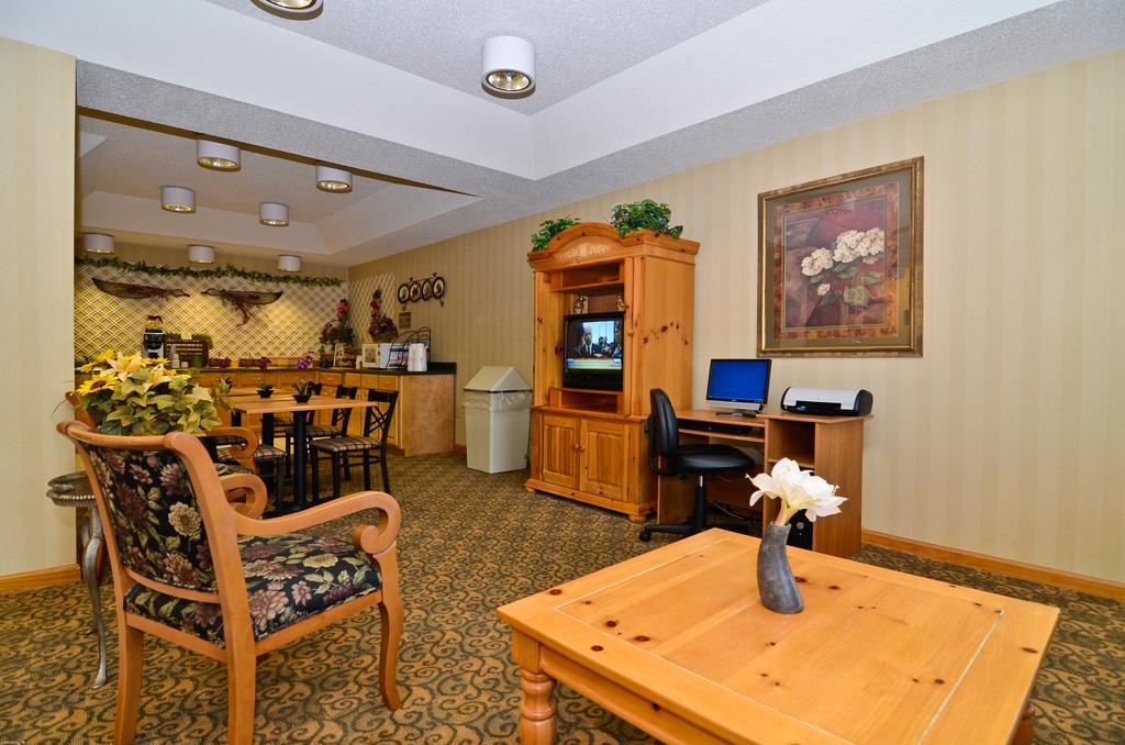 Peach State Inn & Suites Hawkinsville ภายนอก รูปภาพ
