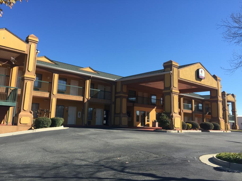 Peach State Inn & Suites Hawkinsville ภายนอก รูปภาพ